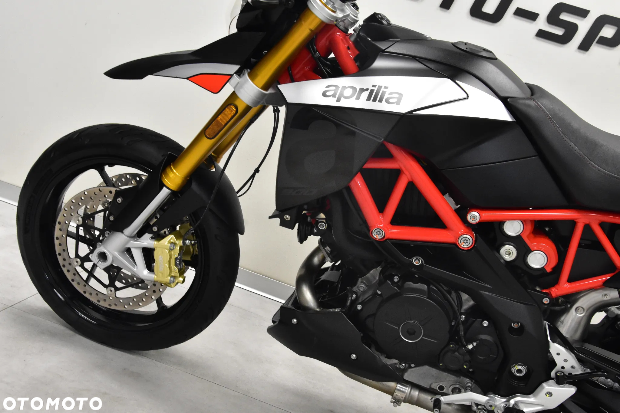 Aprilia Dorsoduro - 12