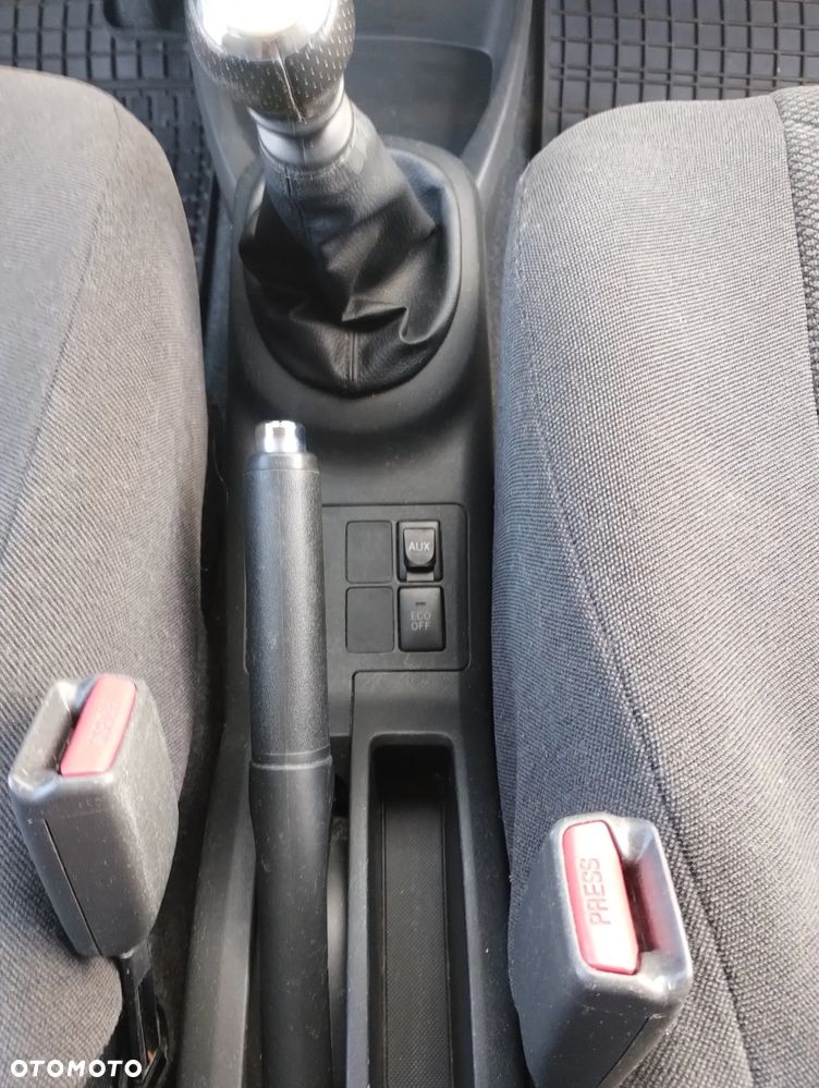 Toyota Yaris 1.33 2010 - 9