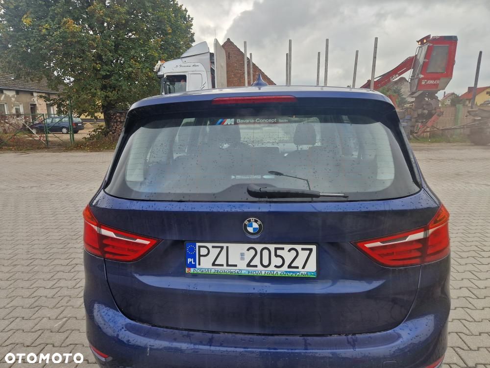BMW Seria 2 218d - 4