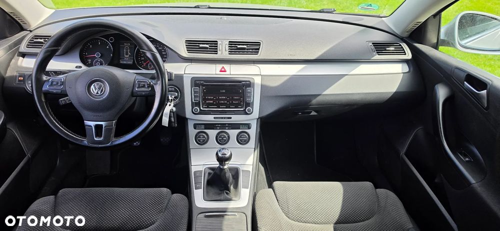 Volkswagen Passat 2.0 TDI Comfortline - 12