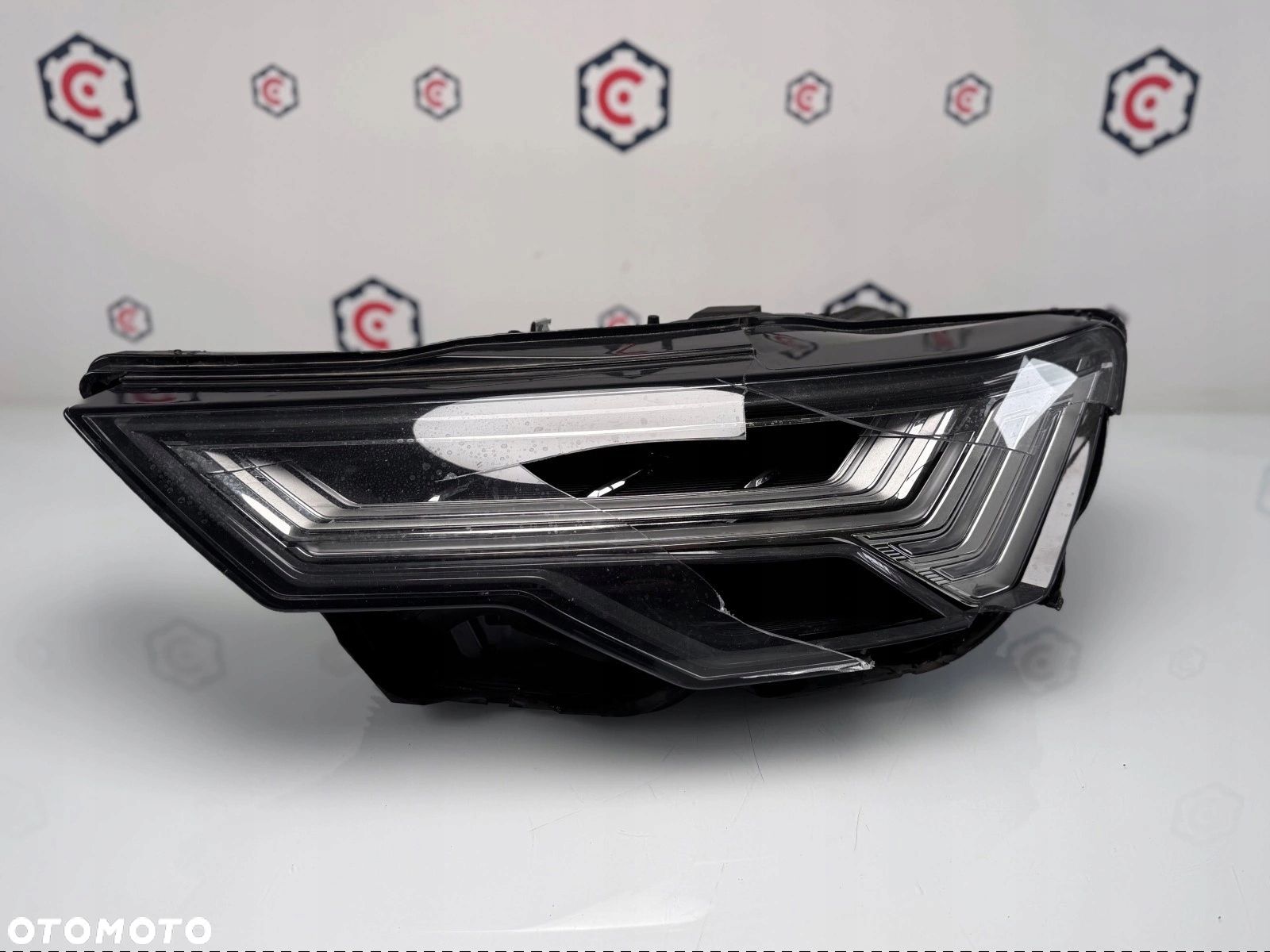 LAMPA LEWA PRZÓD AUDI A6 C8 MATRIX - 1