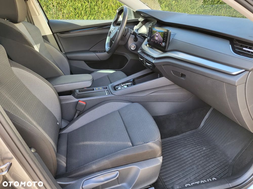 Skoda Octavia 2.0 TDI Ambition DSG - 13