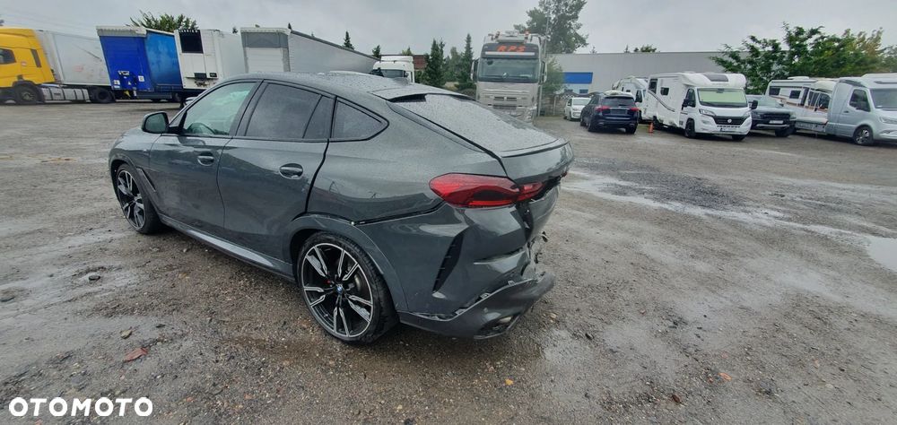 BMW i4 - 12