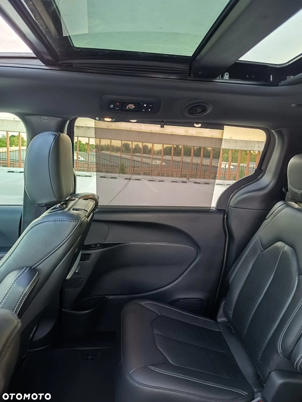 Chrysler Pacifica - 25