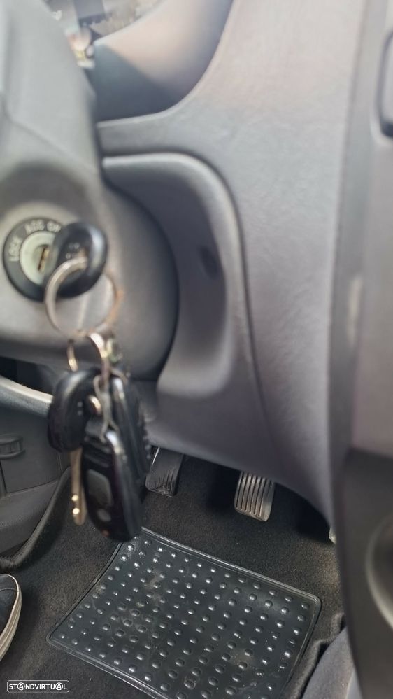 Hyundai Accent 1.3 Confort - 13