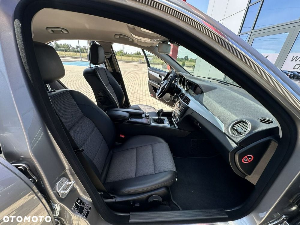 Mercedes-Benz Klasa C 180 BlueEFFICIENCY Avantgarde - 14