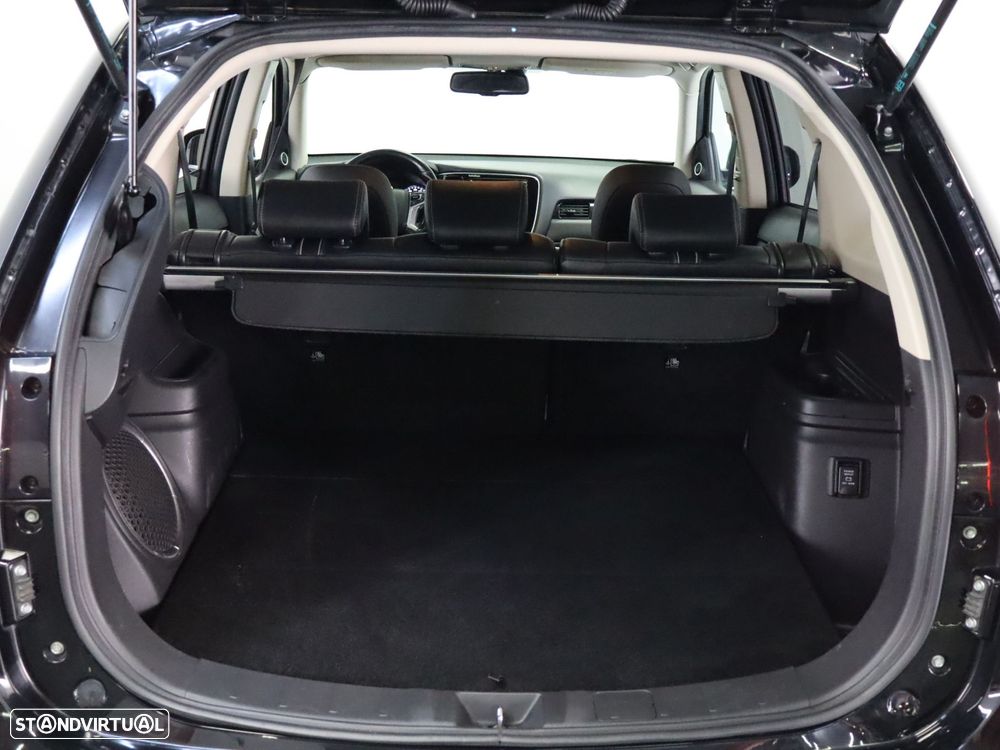 Mitsubishi Outlander 2.0 Intense Navi - 23