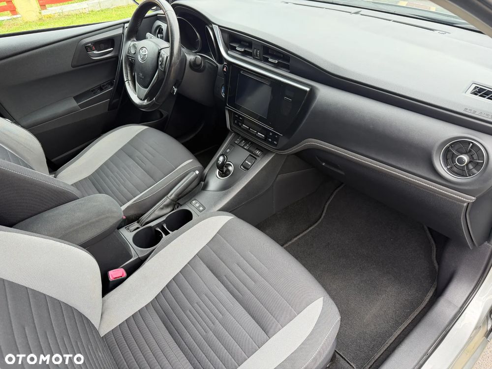 Toyota Auris 1.8 HSD Prestige NAVI - 21