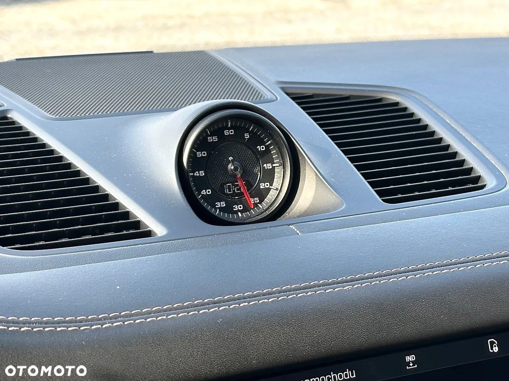 Porsche Cayenne - 28