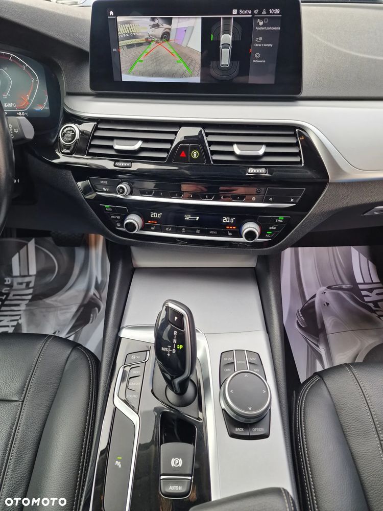 BMW Seria 5 518d - 25