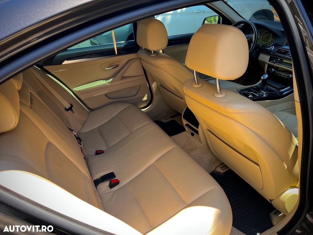 BMW Seria 5 518d - 13
