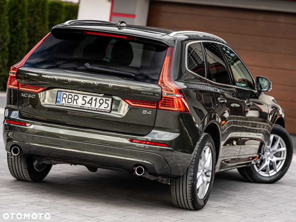 Volvo XC 60 B4 D Geartronic Momentum Pro - 4