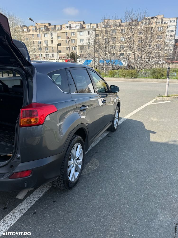 Toyota RAV4 2.2 D-4CAT 4WD Aut Executive - 5