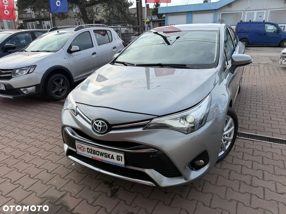 Toyota Avensis - 2