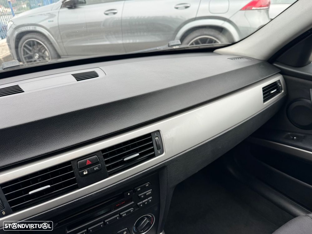BMW 318 d DPF Edition Exclusive - 17