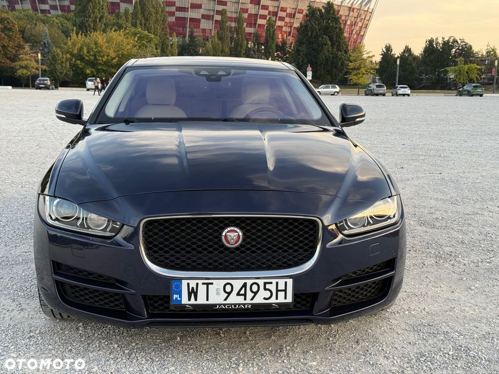 Jaguar XE 25t AWD Prestige - 2