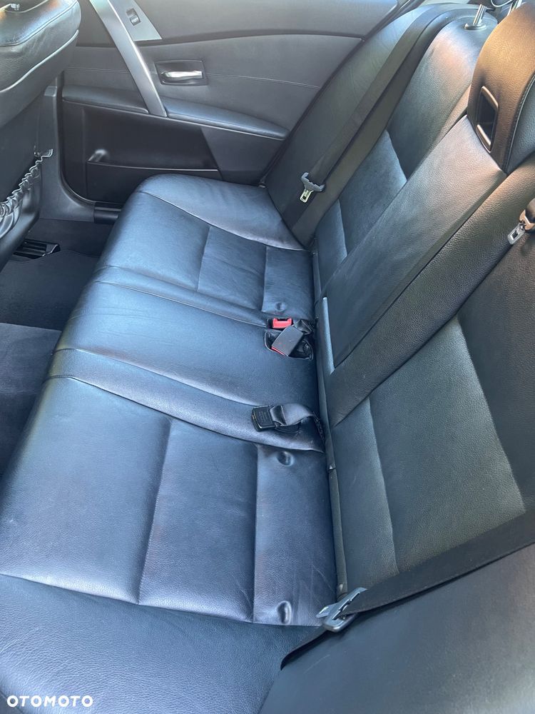 BMW Seria 5 520i - 20