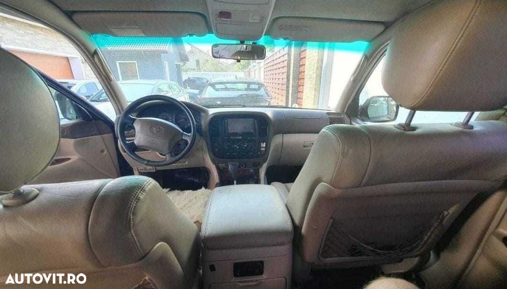 Toyota Land Cruiser - 5