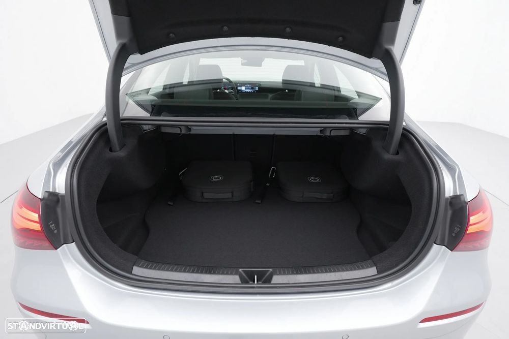 Mercedes-Benz A 250 Limousine e - 29