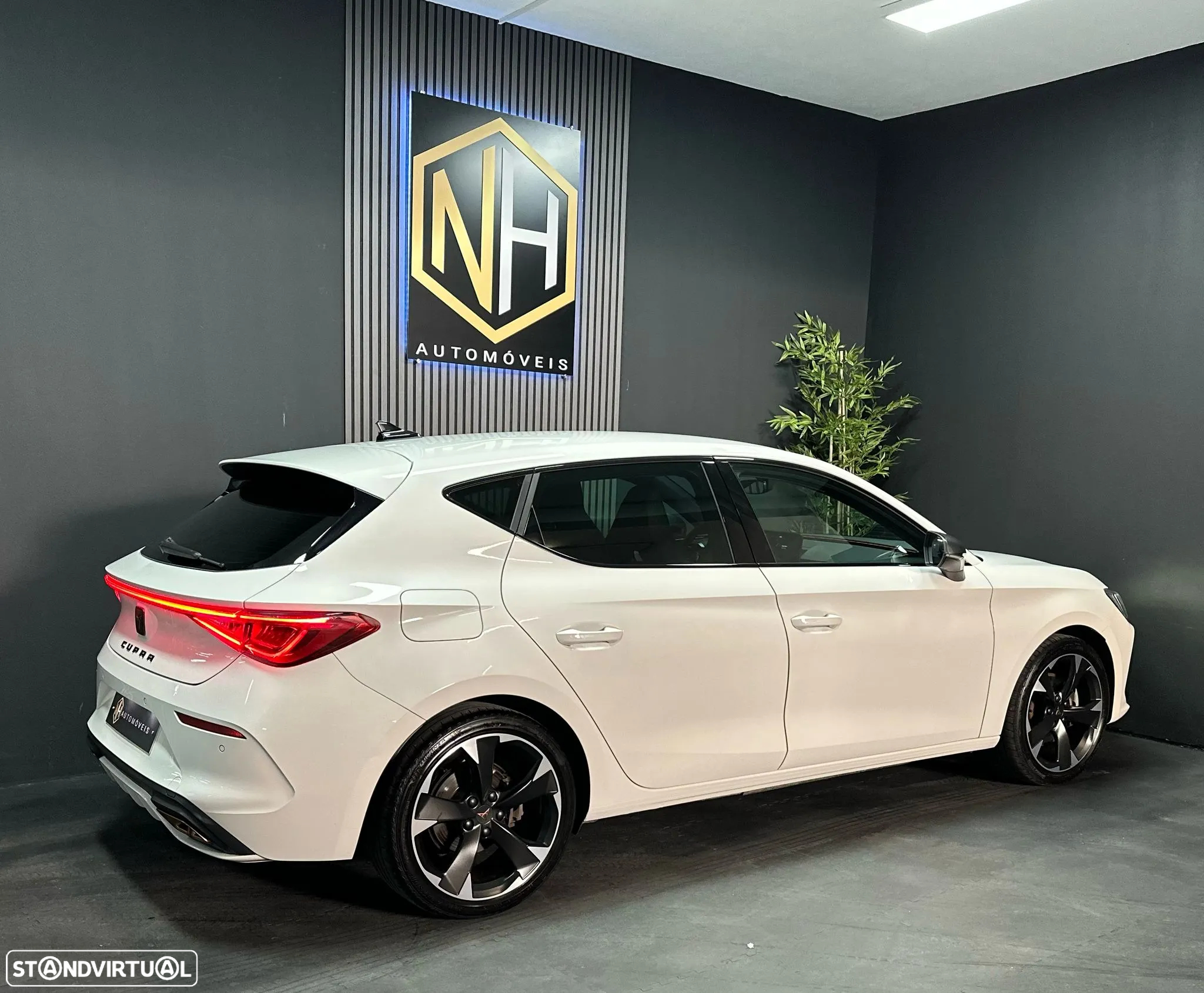 Cupra Leon 1.4 e-Hybrid MID DSG - 5