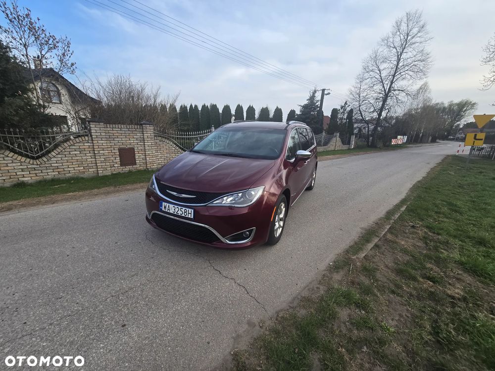 Chrysler Pacifica - 1