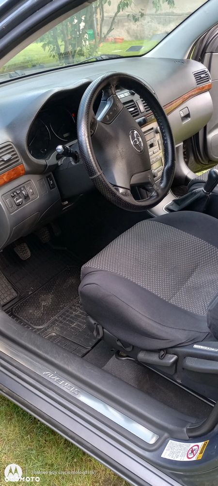 Toyota Avensis - 11