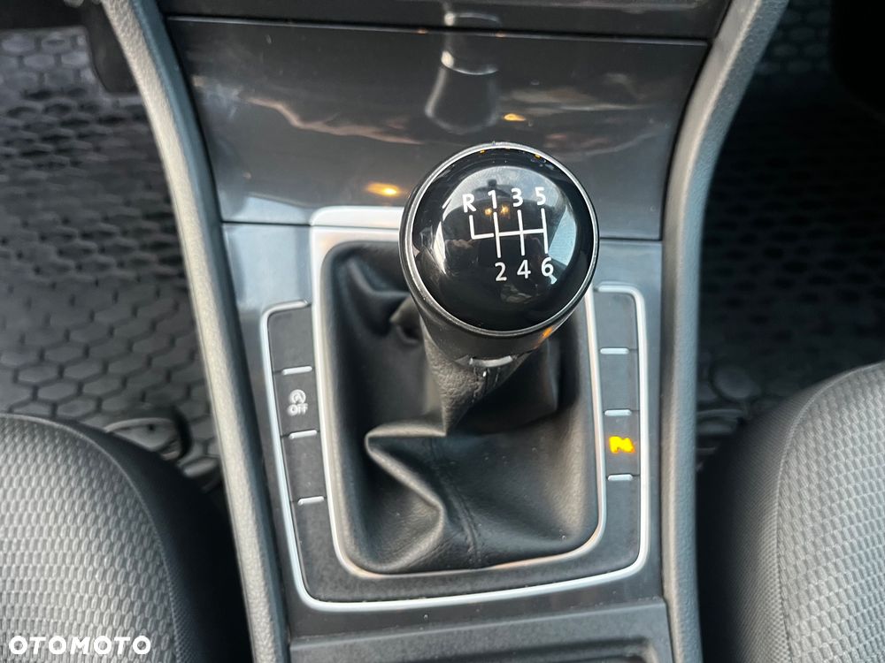 Volkswagen Golf 1.5 TSI BMT Trendline - 25