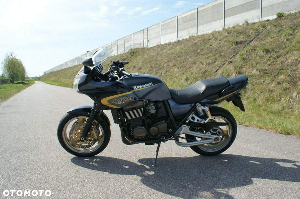 Kawasaki ZRX - 6