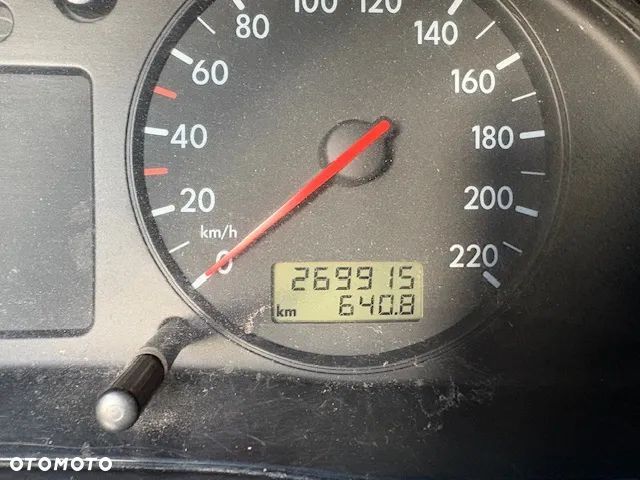 Volkswagen Passat 1.9 TDI - 13