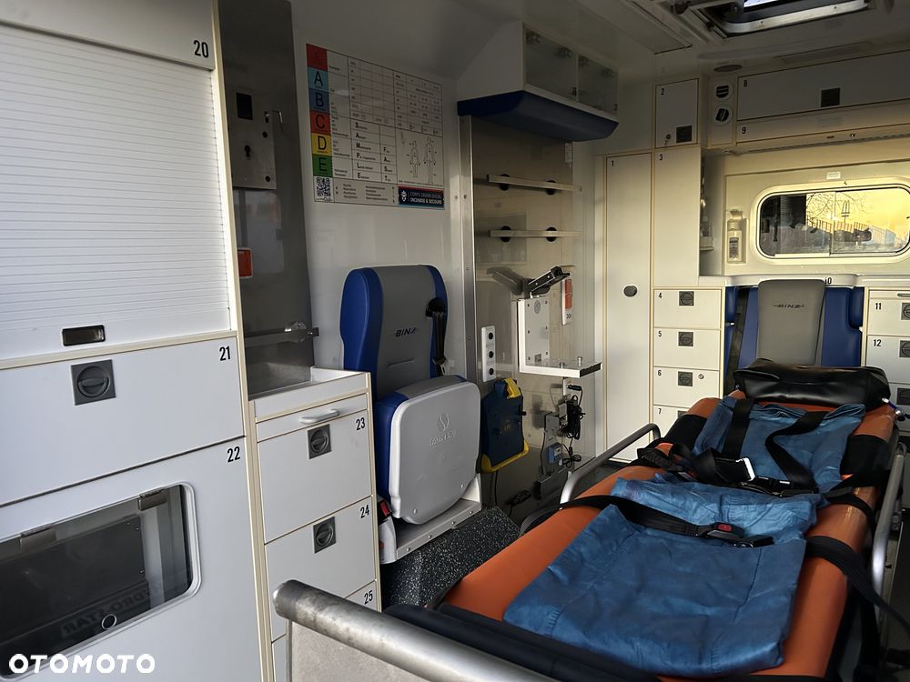 Mercedes-Benz Sprinter - 16