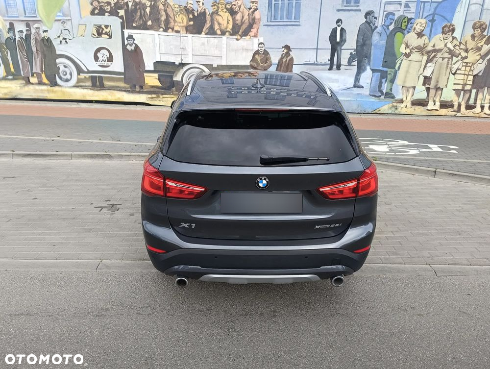BMW X1 xDrive25i Sport Line - 20