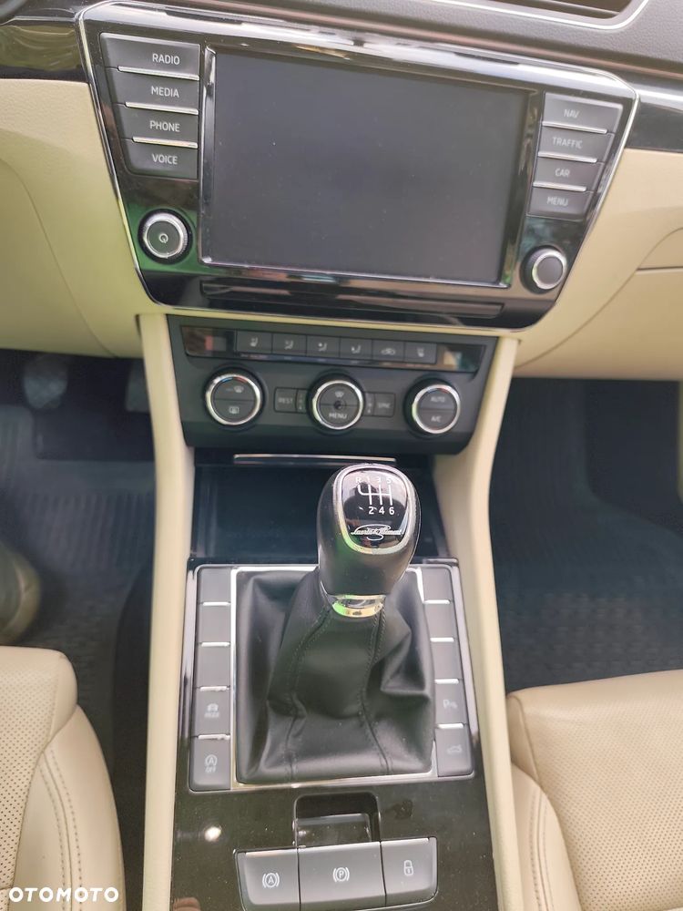 Skoda Superb 1.8 TSI L&K - 6