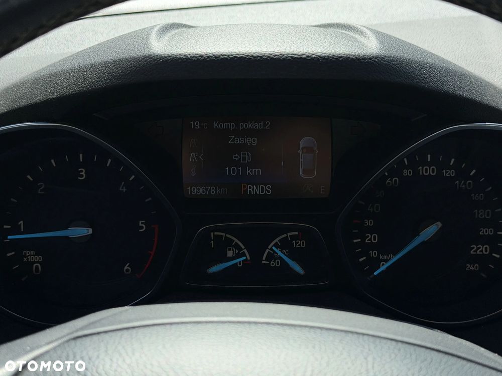 Ford Kuga 2.0 TDCi 2x4 Titanium - 16