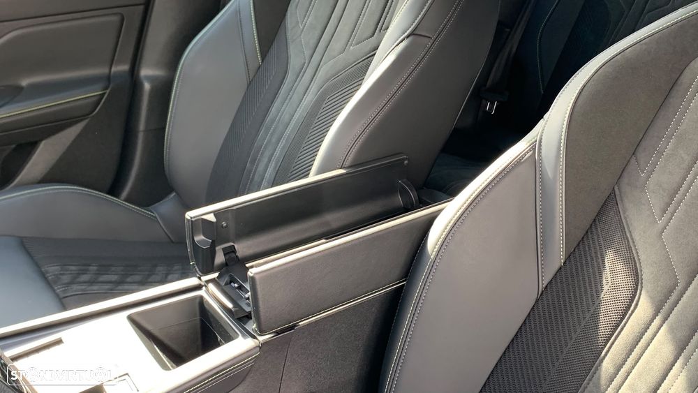 Peugeot 308 SW 1.6 Hybrid GT e-EAT8 - 24