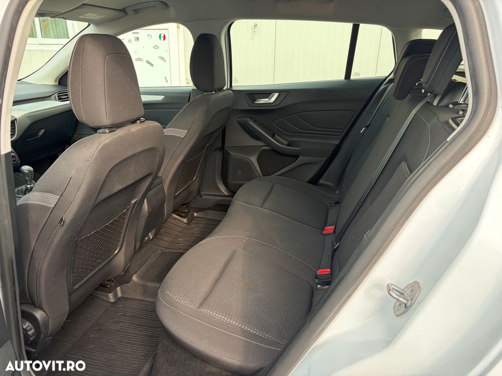 Ford Focus 1.0 EcoBoost Connected - 31