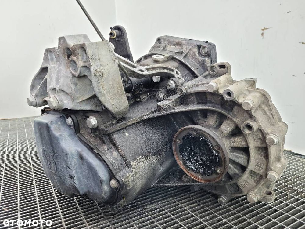 SKRZYNIA BIEGÓW MANUALNA JCR VW GOLF V 1.9 TDI 105 - 6