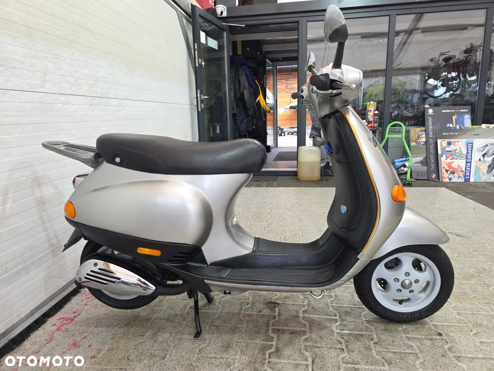 Piaggio Vespa - 15
