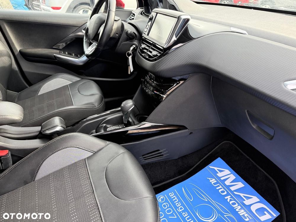 Peugeot 2008 1.2 Pure Tech GPF Style S&S EAT6 - 19