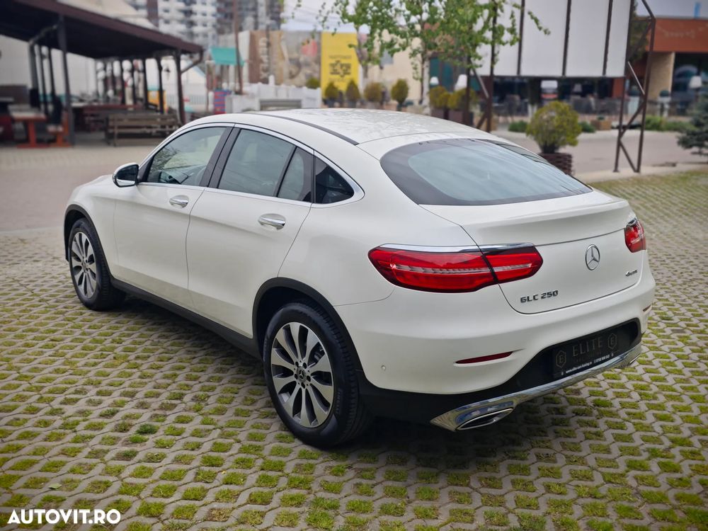 Mercedes-Benz GLC Coupe 250 4MATIC - 10