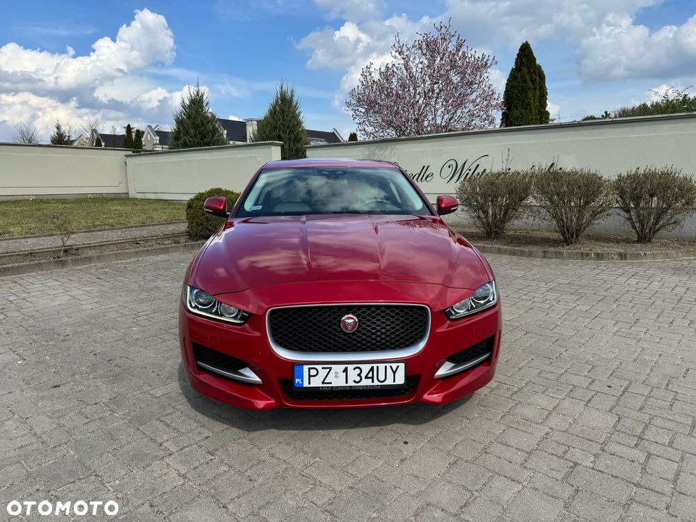Jaguar XE ver-2-0-d-awd-portfolio - 2