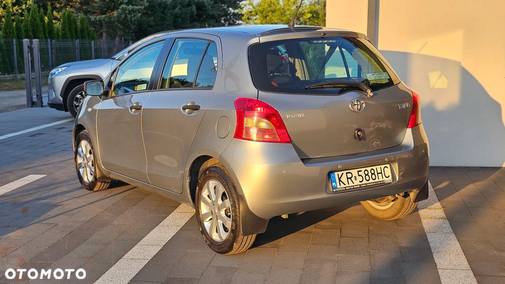 Toyota Yaris 1.3 Luna A/C - 2