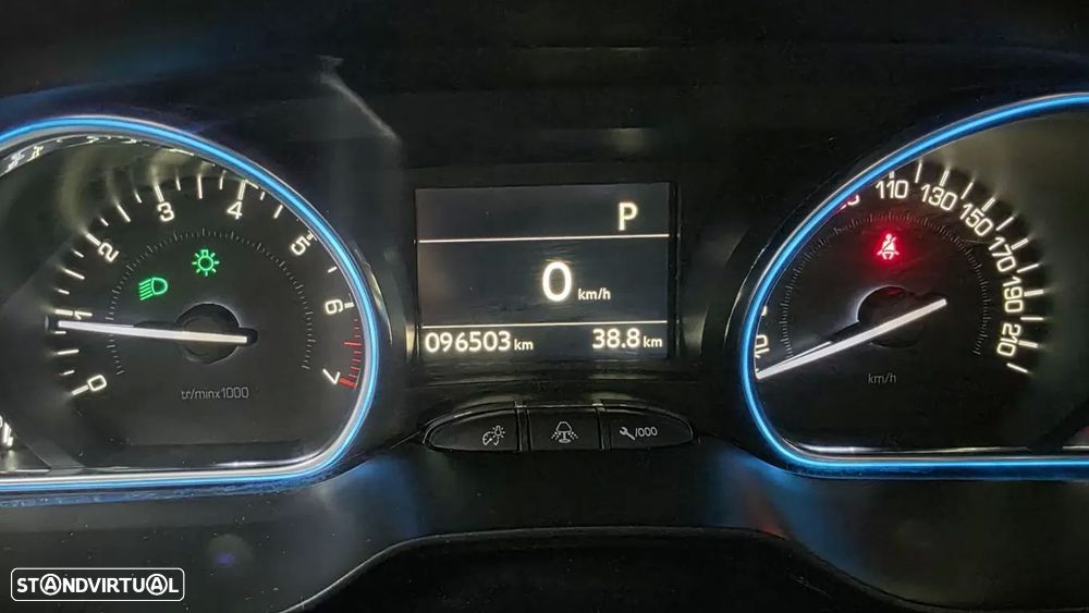 Peugeot 2008 PureTech 110 Stop&Start EAT6 Crossway - 10