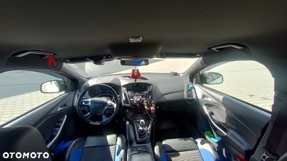 Ford Focus ST - 9