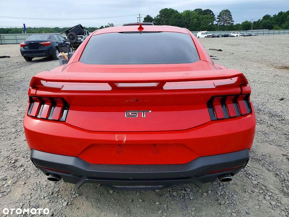 Ford Mustang - 6