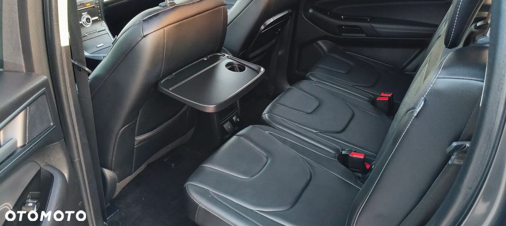 Ford S-Max 2.0 EcoBlue Titanium - 24