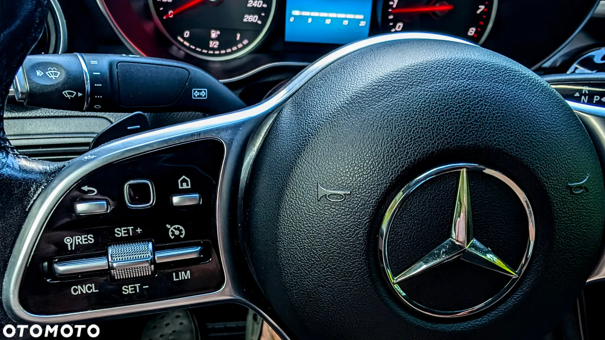 Mercedes-Benz GLC - 23