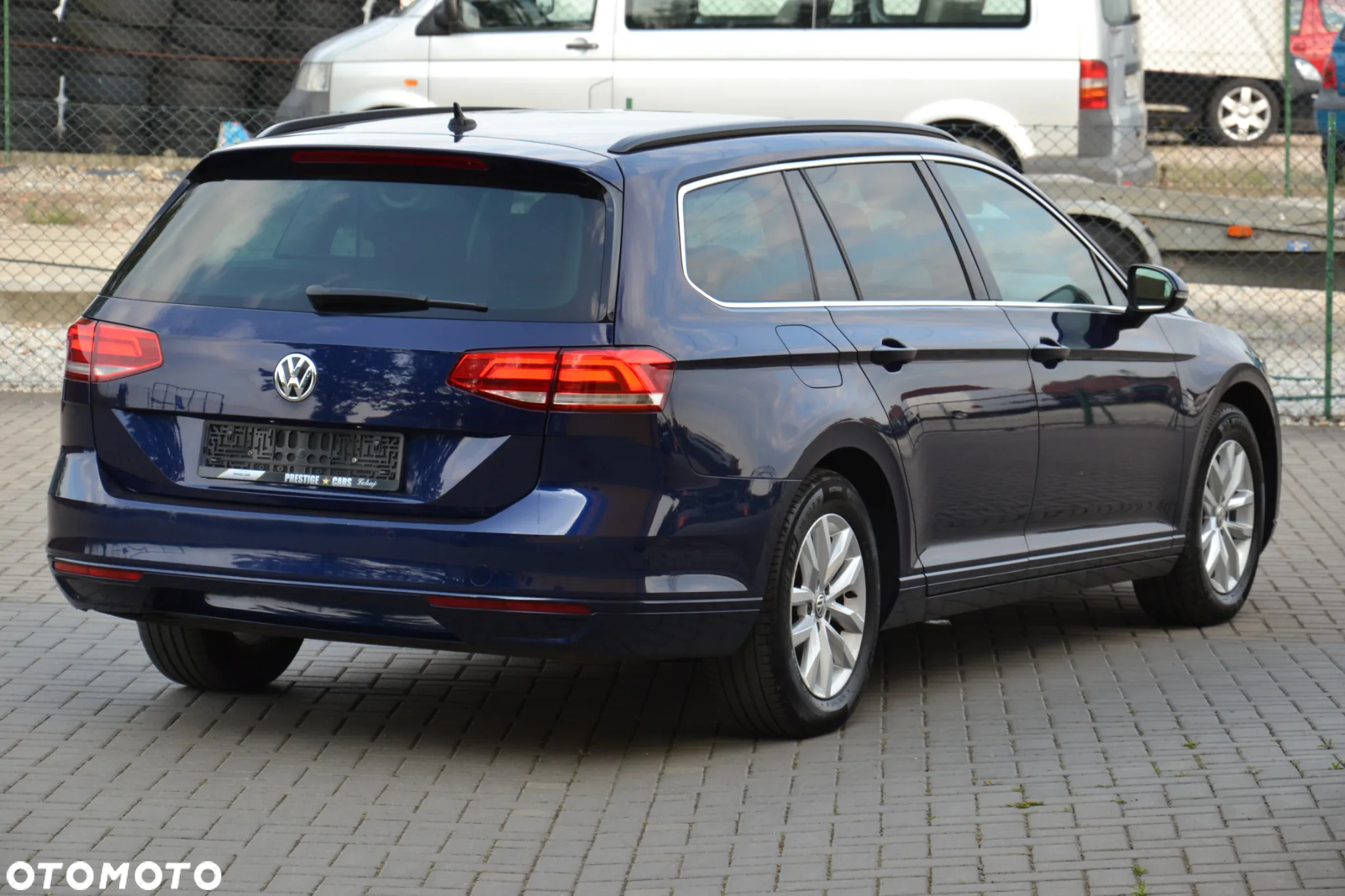 Volkswagen Passat Variant 2.0 TDI DSG (BlueMotion Technology) Comfortline - 11