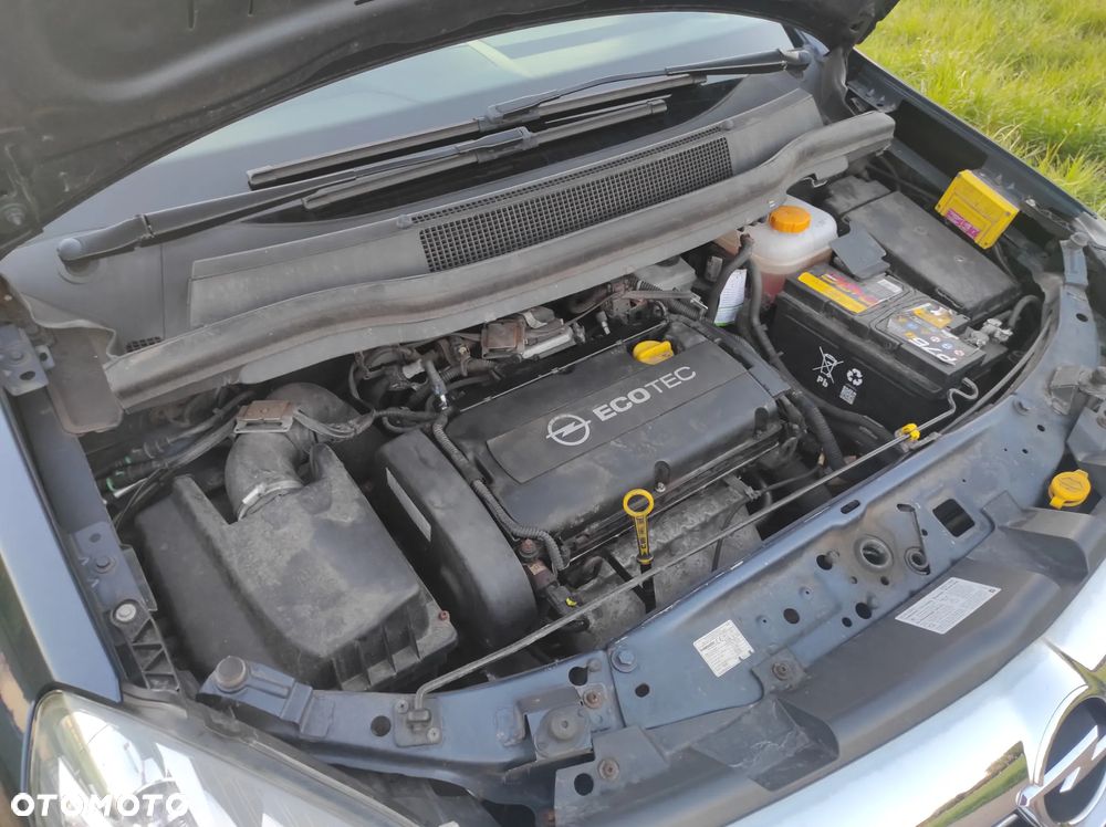Opel Zafira 1.8 Cosmo - 38
