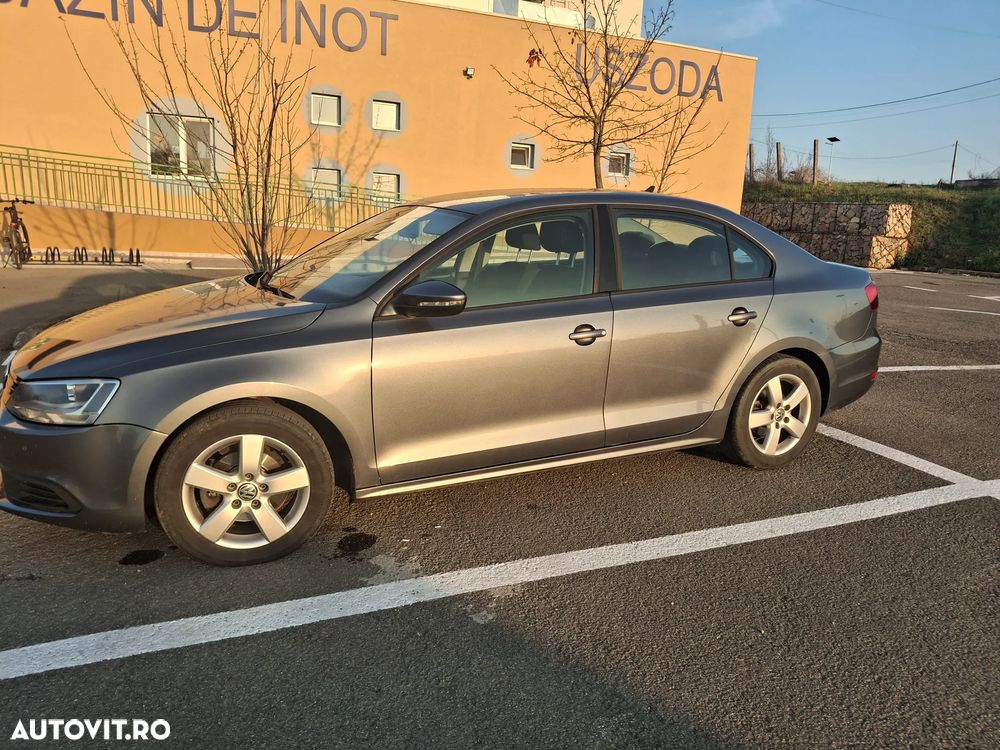 Volkswagen Jetta 1.6 TDI CR DPF Comfortline - 3