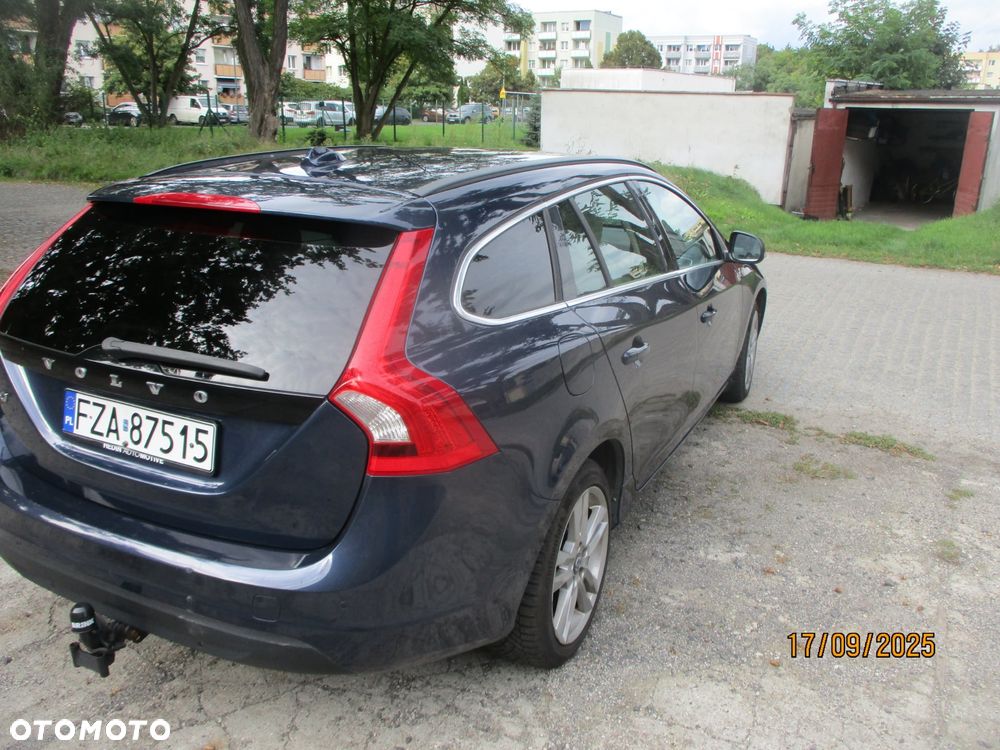 Volvo V60 D3 Summum - 4